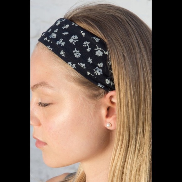 Brandy Melville Accessories Brandy Melville Navy Floral Headband
